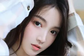 看到她们时我总是很郁闷图片