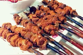 巴铁是真铁！一份超大羊肉串，让我终生难忘！图片