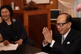 92岁李嘉诚与女友恋爱27年不结婚，两人把赚钱当乐趣图片
