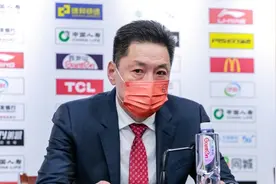 师傅向徒弟学习，杜锋让李春江输得心服口服，也给足了面子图片