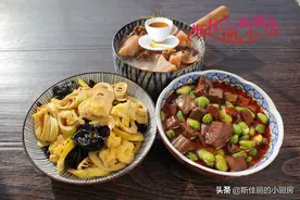 老公加班，母子俩晚餐，简单营养又鲜香美味，花钱不多孩子吃得香图片