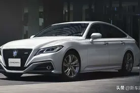 2021款丰田皇冠在日本推出，配12.3英寸大屏，外观无变化图片