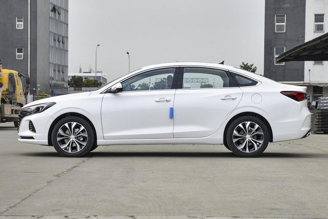 为何说买长安逸动PLUS要选1.4T，多花1万上顶配，值吗？