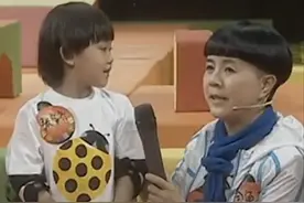 55岁金龟子晒旧照，与5岁张家齐同框显青春，12年容颜未改似冻龄图片