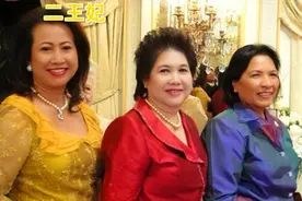 泰国二王妃流落外国，变老变胖，腰如水桶粗还拼命打扮自己图片