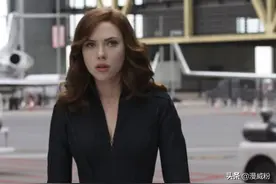 寡姐被通缉时，复仇者们在干什么？钢铁侠卖了大楼，美队在瓦坎达图片