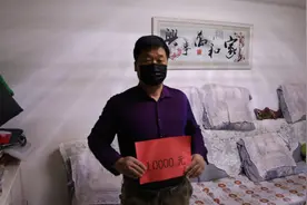 二师铁门关市：防疫一线党旗艳图片