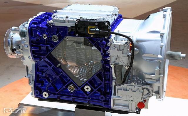 堪称工业艺术品，实拍沃尔沃FH16 750干线大件运输车