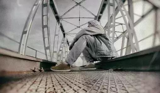 焦虑症的症状表现有哪些?如何自我调节?