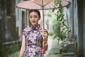 世纪悲情：《雨巷》中那个丁香一样的女孩到底是谁？图片