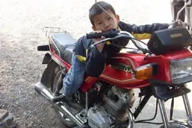 摩托车轻便灵活能缓解拥堵，网友困惑：为啥要限摩，终于获得回复图片