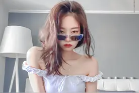 Jennie自拍||名品身材金珍妮图片