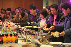 “留深过年”走红！餐馆迎来用工荒：90后不愿干，80后看不上图片