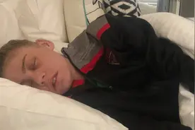 女孩腿上长包医生说没事，一年后再检查：癌症晚期图片