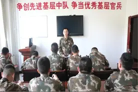 临近春节，快来看看兵哥哥在忙什么图片