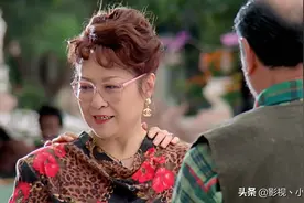 星爷和钟丽缇假扮傻子PK斗傻，哈哈，爆笑！（超清粤语原声）图片