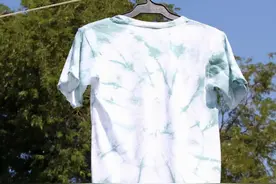 有一种服装时尚叫做扎染，那扎染是怎么做的呢？来了解一下吧图片