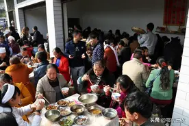 农村人的亲戚到第三代以后就不大来往了，究竟是什么原因？图片