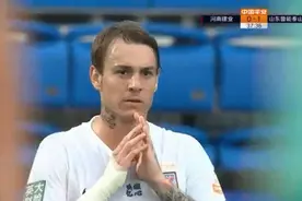 格德斯建功，佩莱百场点射献礼，山东鲁能半场2-0领先河南建业图片