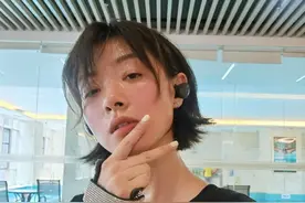 万茜回应点赞宁静恶评，称账号被盗了，网友：真能演图片