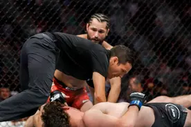 盘点UFC五大背景板，拖鞋哥开场五秒跪只能排第二图片