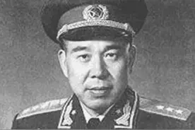 广州军区成立，司令授上将当总参谋长，政委没军衔成就却很高图片