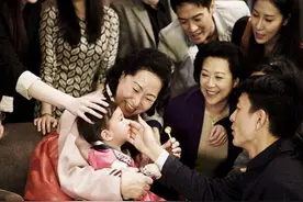 13年生了7个娃，沉迷生孩子是种什么体验？一般人接受不了图片