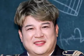 SJ神童4个月减重74斤，瘦出V字脸更帅气，成为团队门面担当图片