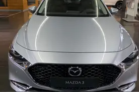 马自达彻底放开了！新一代马3亮相，新增混动发动机，油耗4.5升图片