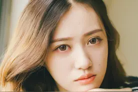 爆笑段子：老板娘，盒饭炒好没？工地上还等我泵车打混凝土呢图片