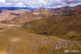 航拍珠峰公路 通往世界之巅的盘山路图片