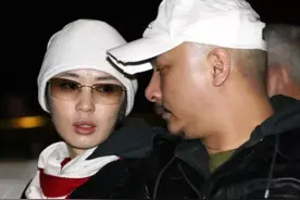 “性感影后”余男：和导演相恋10年被甩，45岁为何还单身？图片