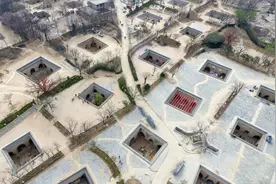 我国第一“怪”村，一群人都住在坑洞里，冬暖夏凉一住就是4千年图片