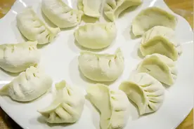 包饺子不会调馅，没关系，厨师长教你调香菇肉馅，详解肉馅配方视频封面