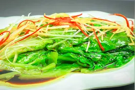 生菜怎样做好吃？厨师长教你一招，生菜脆嫩碧绿不会老，原滋原味视频封面