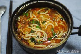 天热不想做菜，送您酸辣开胃的小锅米线，简单美味，吃不够图片