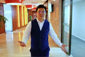 抽血实体企业喂饱资本，搞垮三家中国上市公司的哈佛天才，被抓了图片