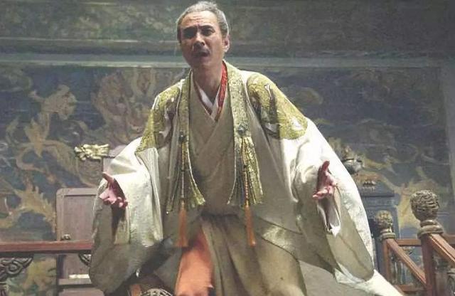 明朝大宦官魏忠贤权倾朝野，为什么在十七岁崇祯帝面前不堪一击？