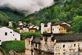 夫妻回乡修缮百年古宅，不惧质疑拯救被遗忘乡村，打造最美民宿图片
