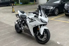 家族逐渐壮大，钱江QJ赛500双缸运动跑车曝光图片