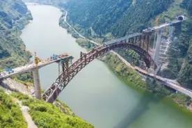 明年可乘高铁去芙蓉古镇了 张吉怀铁路建成通车后，怀化到张家界只需1小时图片