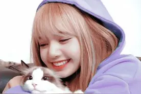 BLACKPINK中，LISA是最美的吗？图片
