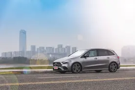 试驾奔驰B260：你眼中的「奶爸车」，其实是台「小钢炮」图片