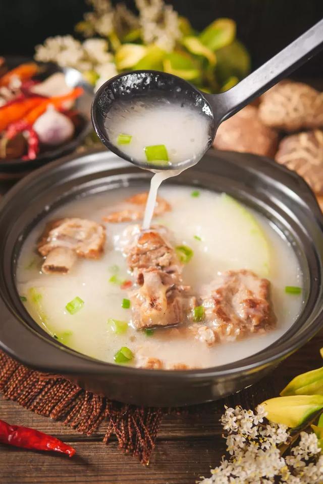 椰子炖花胶乌鸡小孩能吃吗 2025年椰子花胶煲鸡汤