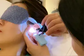 一直采耳一直爽？去正规的采耳店，才不会变成“真聋天子”图片