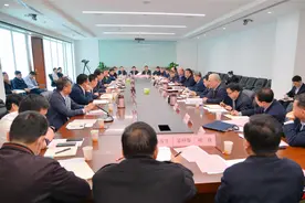 何江川与延长石油集团公司领导座谈图片