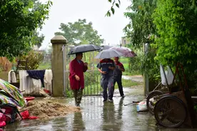 暖心！格力为洪灾泡水空调，免费清洗维修图片