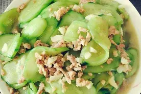 1碟小菜丝瓜炒肉沫，5分钟做好，清爽鲜甜开胃下饭菜，1盘不够吃图片