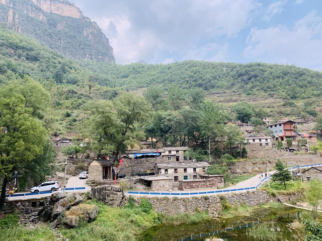 自驾免费好去处,距离郑州3小时,太行天路上的石头村
