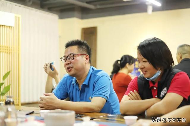 今大福德福品鉴会在“茶饰界”成功举办，班章古树霸气之韵令人倾倒